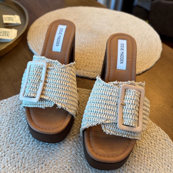 Steve Madden Women's Cream and Brown Woven Mules - Picture 2 of 4